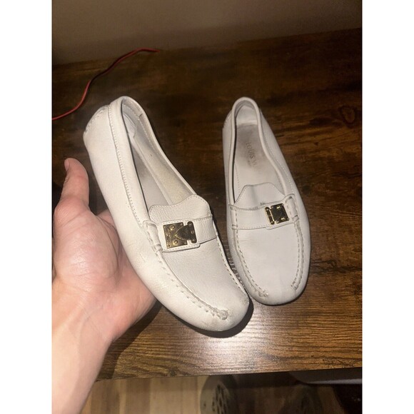 Women’s Louis Vuitton Leather Driving Flats Size 35.5 Size 5 Gold Loafer White - Picture 2 of 8